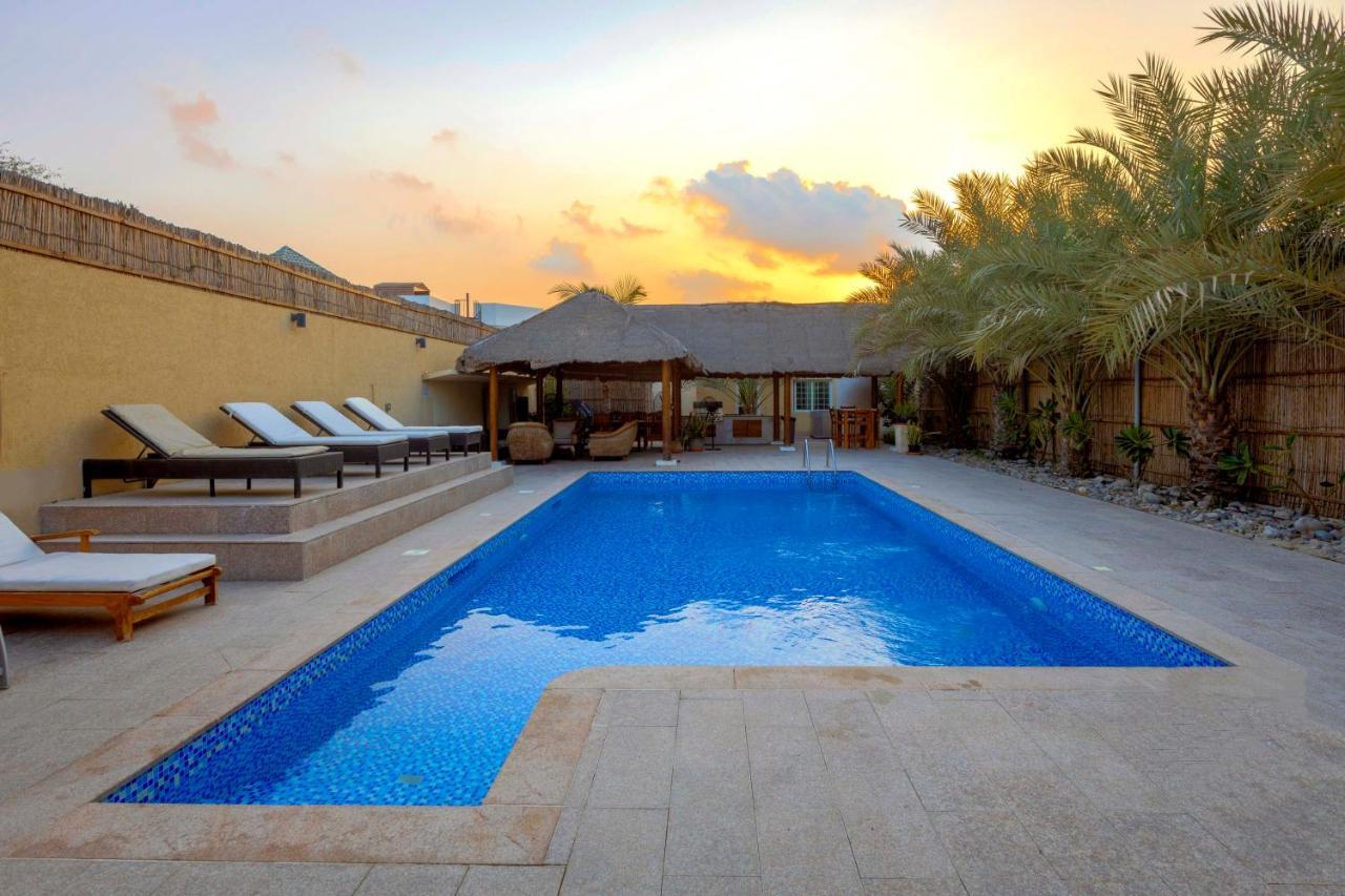 Dar 66 4Br Pool Villa With Jacuzzi Rász el-Haima Kültér fotó
